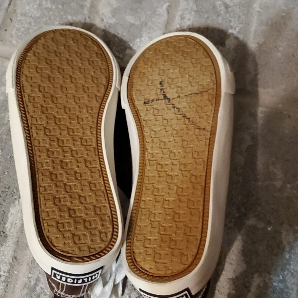 Tommy Hilfiger Shoes size 2 dark brown sneakers shoes kids